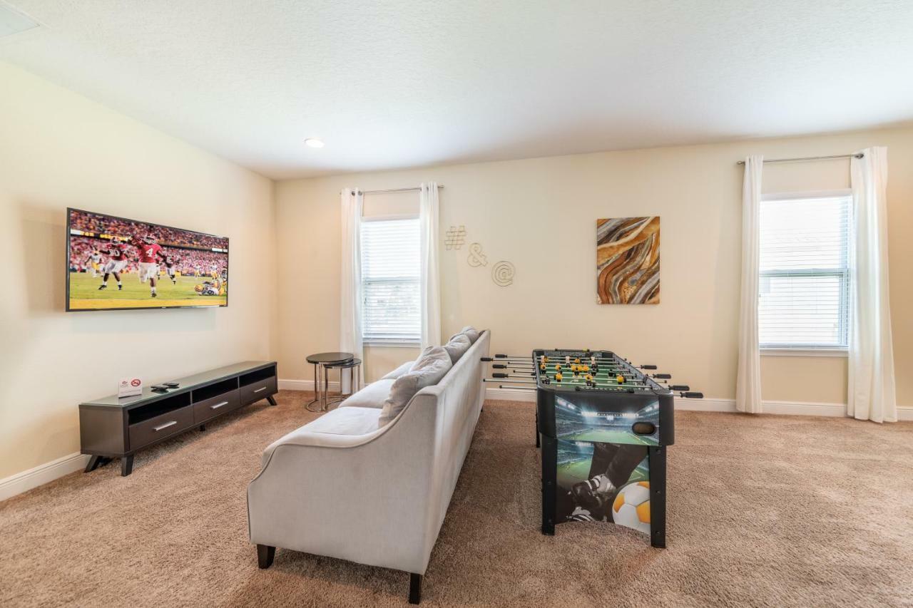 Brilliant Home Near Disney World With Foosball Table By Rentyl - 7707B Orlando Exterior photo